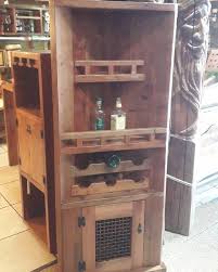 Entdecke rezepte, einrichtungsideen, stilinterpretationen und andere ideen zum ausprobieren. Bar Cava Esquinero Rustico Muebles Rusticos Muebles