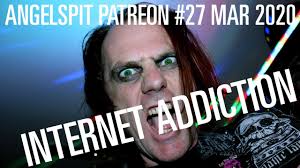 BLIPVERT VAULT : INTERNET ADDICTION