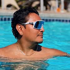 Zeke Martinez (@zekemtz)