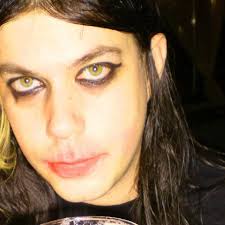 Guys this wasn't a serious post lmao I don't even date women anymore I  probably won't ever again 😭