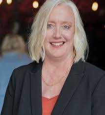 Ann Roe's Instagram, Twitter & Facebook