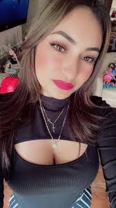 Cassandra Barlow's Instagram, Twitter & Facebook