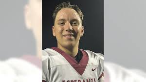 Esperanza football finds way past Westminster with help from sophomore QB