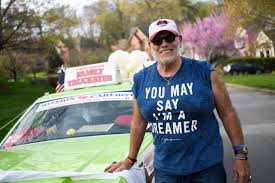 Christmas vacation tree on car. National Lampoon S Truckster Replica Aims For Smiles Amid Coronavirus