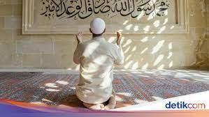 Lafal Doa Kamilin Yang Dibaca Setelah Sholat Tarawih