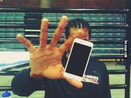 His hands are the size of a baby as compared to the humongous hands of kawhi leonard. Kawhi Leonard S Hand Vs Iphone 6plus 9gag