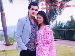I'm privileged to share space with some of the finest actors, crew and makers in the industry. Yeh Rishta Kya Kehlata Hai S Shivangi Joshi Mohsin Khan Pose For A Happy Photo Leaving Fans In Awe Pinkvilla
