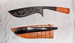 Jenis alat musik tradisonal di indonesia terbilang sangat banyak dan beragam. Senjata Tradisional Jawa Tengah Alat Pertahanan Diri Suku Jawa