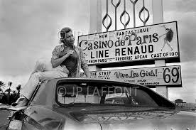 Jupe et cape pailletées de josé vinas portées par line renaud lors du final à las vegas, 1968. Line Renaud French Singer In Las Vegas March 1969 Laf13781 1 Jpg Jean Pierre Laffont
