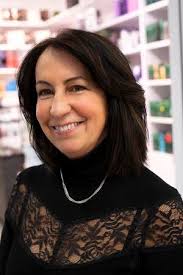 Tendances coiffure 2021: simplicité et naturel