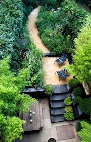 Designer Visit The Black And Green Garden Of Chris Moss Gardenista Townhouse Garden Garden Spaces Urban Garden