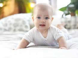 Memberikan nama anak dengan arti yang baik. 100 Nama Bayi Laki Laki Untuk Jagoan Kecil Yang Lahir Di Hari Raya