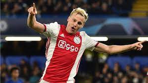 Pas in de slotfase wist ajax namens invaller danny bakker iets terug te doen.scoreverloop: Manchester United Wie Ajax Amsterdam Den Wechsel Von Donny Van De Beek Feiert Fussball International Sport Bild