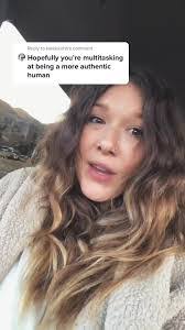 Melody Singleton's Instagram, Twitter & Facebook