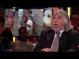 Lege asiels, jarenlange wachtlijst bij de poedelclub. Johan Derksen Krijgt Hele Nacht Kusjes Van Hond Voetbal Inside Youtube