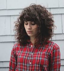 Schulterlang blonde frisuren für ovale gesichter. Frisuren Fur Damen Frisuren Stil Haar Kurze Und Lange Frisuren In 2020 Naturlocken Frisuren Naturlocken Lockige Frisuren