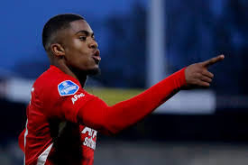 Myron boadu (born 14 january 2001) is a dutch professional footballer who plays as a striker for eredivisie team az and the netherlands national team. Daily Schmankerl Bayern Munich Juventus Liverpool Among Clubs Courting Myron Boadu Philipp Lahm Implies Dani Olmo Is Bayern Quality Sevilla And Bayern Scoping Albert Sambi Lokonga And More Bavarian Football Works