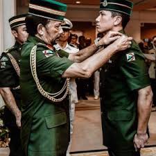 Abang kepada putera mateen mangkat. Biodata Pengiran Muda Abdul Mateen Putera Kacak Brunei Azhan Co