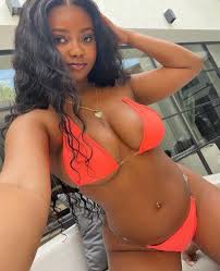 Holly Molly, Batswana escort in Dubai
