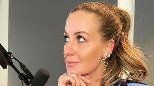Charlotte würdig so zufrieden zu sehen, ist für ihre fans wahrer balsam für die seele. Rj8yatg91df6em