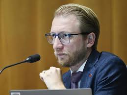 Federal election live updates: Dutton, Albanese campaign day 17