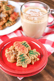Quick And Easy Gingerbread Spritz Cookies Recipe De Longhi Days Of Giving Ad Delonghi Livewel Spritz Cookies Spritz Cookie Recipe Holiday Favorite Recipes