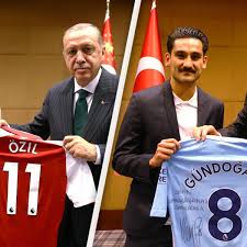 Both are of turkish heritage, but chose to represent germany in. Ilkay Gundogan Erklart Erdogan Foto Grindel Und Bierhoff Reagieren