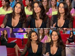 Toutes les photos de Faustine Bollaert nue et seins nus - Whassup