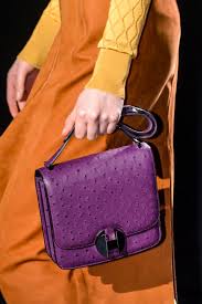 بعد اللون البنفسجي في احد طرفي الطيف المرئي تأتي الاشعة فوق البنفسجية. Ù†ØµØ§Ø¦Ø­ Ø¹Ù†Ø¯ ØªÙ†Ø³ÙŠÙ‚ Ø§Ù„Ù„ ÙˆÙ† Ø§Ù„Ø¨Ù†ÙØ³Ø¬ÙŠ Ù…Ø¹ Ø¯Ø±Ø¬Ø§Øª Ø§Ù„Ø£Ù„ÙˆØ§Ù† Ù…Ø¬Ù„Ø© Ù‡ÙŠ