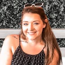 Karen Beeson's Instagram, Twitter & Facebook