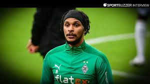 Valentino lando lazaro (born 24 march 1996) is an austrian professional footballer who plays as a right midfielder for borussia mönchengladbach, on loan from inter milan, and the austria national team. Gladbach Profi Lazaro Uber Die Bundesliga Qualitat Das Scorpion Traumtor Und Rassismus Sportbuzzer De