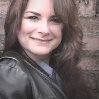 Shelly Wills's Instagram, Twitter & Facebook