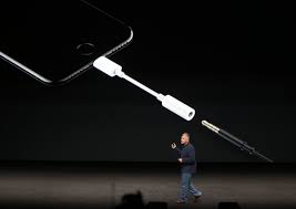 Why Apple Got Rid Of The Iphone 7 Headphone Jack Business Insider Apple Headphone Iphone 7 Iphone