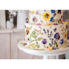 A Closer Look At One Of My Edible Flower Designs Edible Flowers Cake Edible Flowers Recipes Flower Desserts