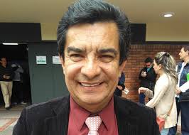 Fuera, concejal de la familia!