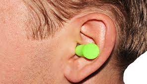 How To Put Earplugs Easy And Simple Guide Globo Surf
