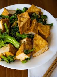 I made this with smoked tofu in a nod to pad thai, but you could use chicken or pork or regular tofu if you prefer. Tofu And Broccoli With Hoisin Sauce Stir Fry Garlic Delight