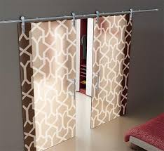 Klasik buzlu cam serisi renksiz mandalin, petek, hasır, toprak, mat irmak ve crystal desenlerinden oluşmaktadır. Surgulu Cam Kapi