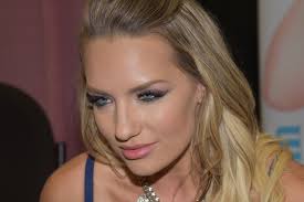 Masaüstü : Yüz, Model, sarışın, Gözler, uzun saç, Pornstar, mavi, siyah saç,  moda, bebek, ağız, burun, Cilt, Kafa, Süper model, 2016, güzellik, göz,  seksi, star, Edison, porno, Sıcak, dudak, Cali, saç modeli,