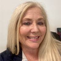 Edna Cueto's Instagram, Twitter & Facebook