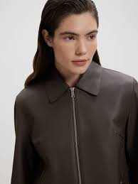 Купить Куртка на молнии из натуральной кожи по цене 35 990 ₽ в Москве Luisa  Wang