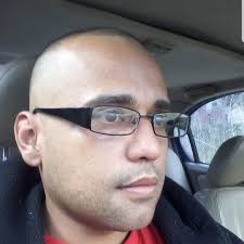 Just a garage setup. 국인 生のかんン لسا 오후지, O PA ኢስው፡ይ ن ح ۰۰۰......٠٠ حد