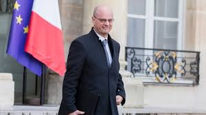 Monsieur le ministre, après vous avoir exposé la situation par oral il y a quelques mois, et désormais par écrit avec le présent courrier, il nous paraît urgent que sous votre impulsion, un message clair et. Coronavirus Le Ministre De L Education Nationale Jean Michel Blanquer A Poitiers Pour Visiter Le Cned