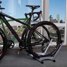 Rackstand has an integrated rear fender to keep you clean and dry, and every rackstand equipped montague comes with a matching front fender. Feedback Sports Rakk Bicycle Rear Wheel Stand Black Amazon De Sport Amp Freizeit Fahrradstander Fahrrad Freizeit