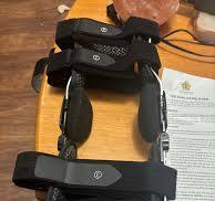 NEW Dual OA Reliever Hinged right knee Brace , medium 18-21” thigh - 14-17”  calf