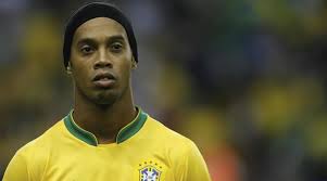 Quiénes son los líderes de la revuelta del plantel de brasil, insólito. Ronaldinho Se Retira Una Estrella Del Equipo