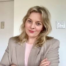 Kate Lenehan's Instagram, Twitter & Facebook