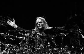 (cnn) joey jordison, a founder of the heavy metal band slipknot, has died, his. Z9a2bxo0 Ixuym