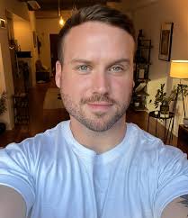 Tom Gault (@tomgault) • Instagram photos and videos