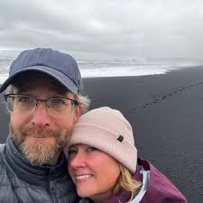 Who can install tile as a backsplash for a stovetop in Wisconsin?